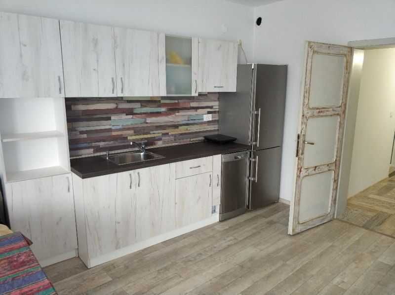 Дава се под наем Двустаен апартамент в Бургас, Лазур - 76 кв.м за 280.5 € - Снимка #9