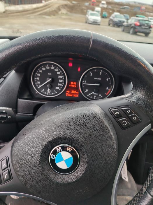 Vând BMW 2.0 D 2011 177cp