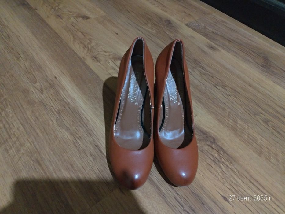 Туфли на высоком каблуке