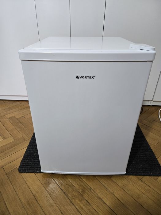 Mini frigider Vortex