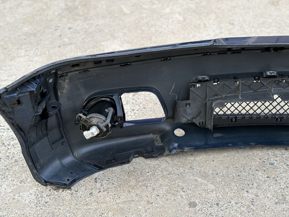 Продавам оригинална предна броня М техник Е46