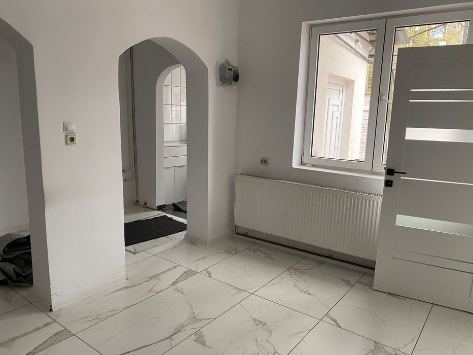 Inchiriere casa si curte pentru firme