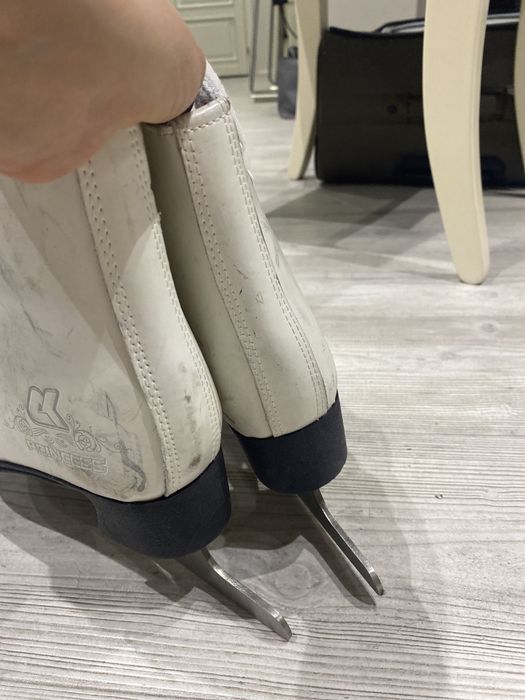 Коньки женские