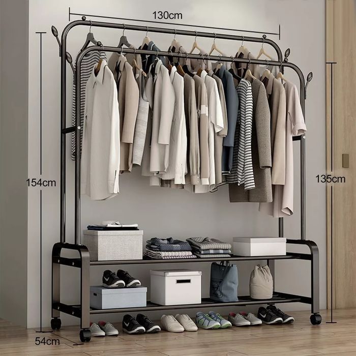 Garderob stayashiy veshilka