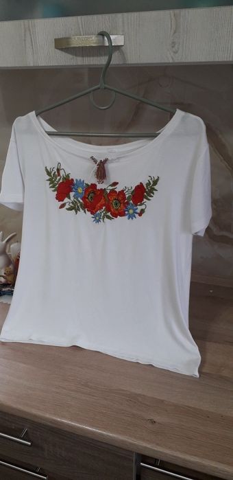 Tricou cu mănica scurt