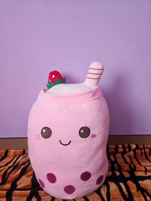 Пухкав розов Бабъл шейк