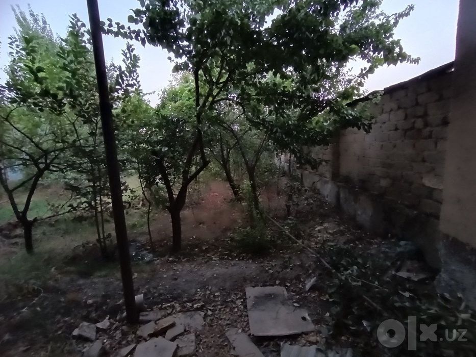 Uchastka sotiladi. 5 sotix. 7 xonali uy