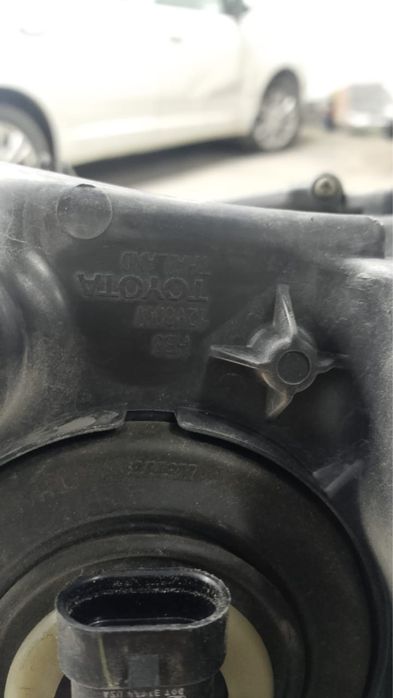 фара на камри 50