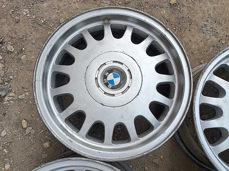 Продам легкосплавные диски на автомашину БМВ 5 e38