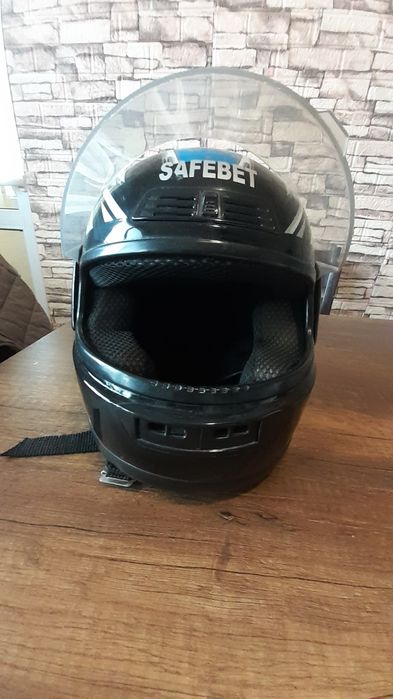 Каска за мотор SAFEBET