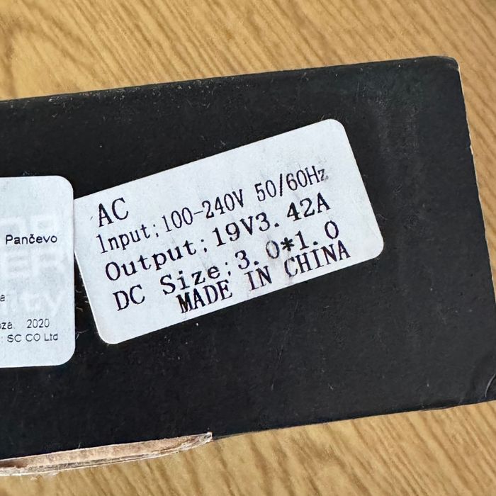 Зарядно 19V 3.42A