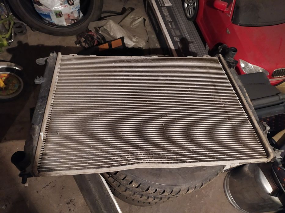 Продам радиатор Киа Соренто!