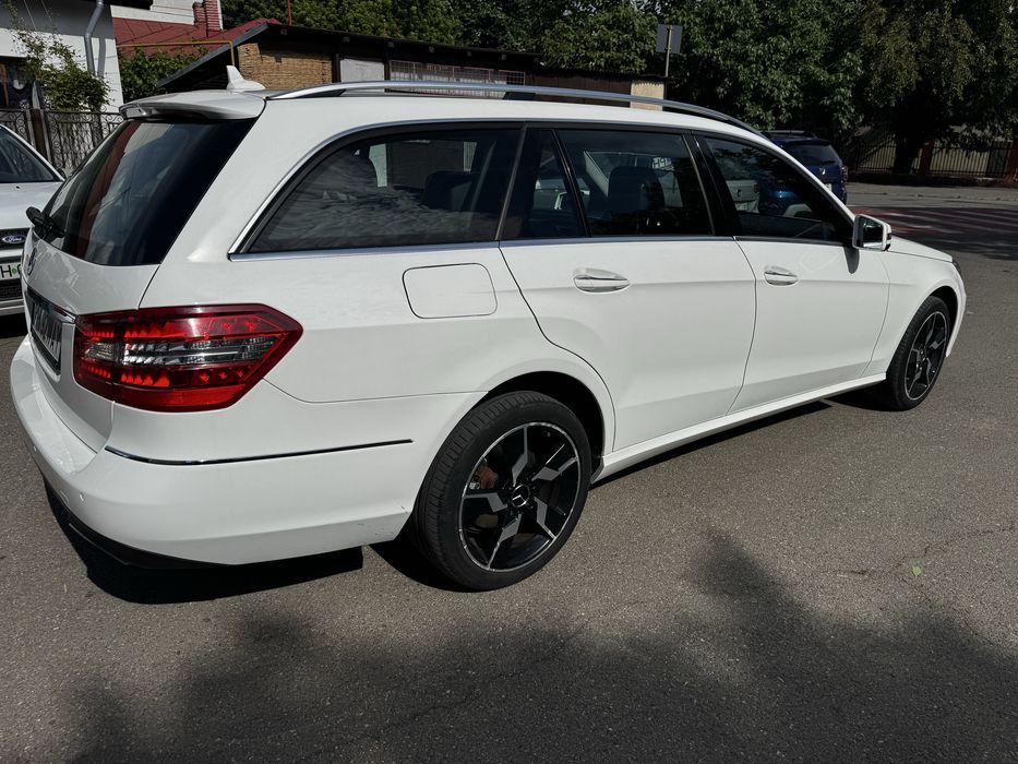 MERCEDES-BENZ E-Class 2013 — imagine 3