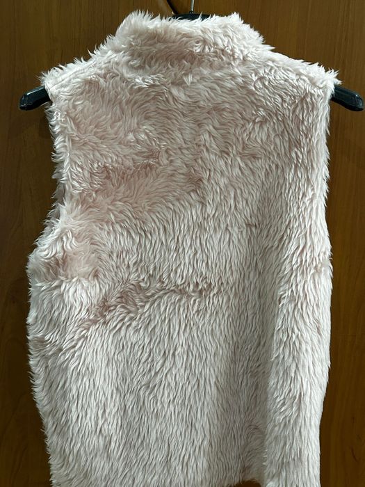 Пухкава елек светло розов