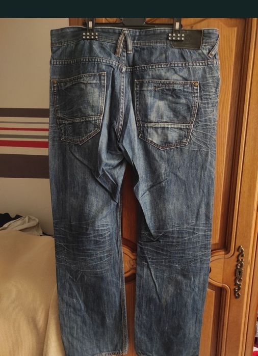 Pantalon blugi, diferite marimi, diferite modele.