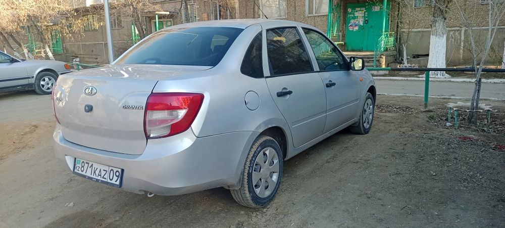 Lada Granta 2015 г