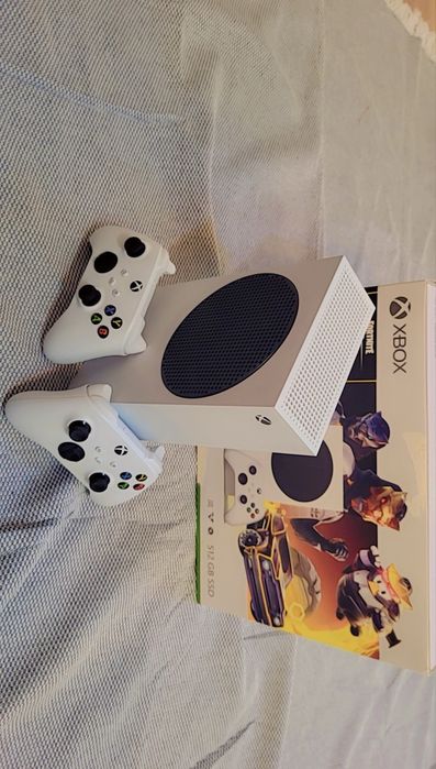 Vând x box series S limited edition DOAR CU O MANETA !!!!!