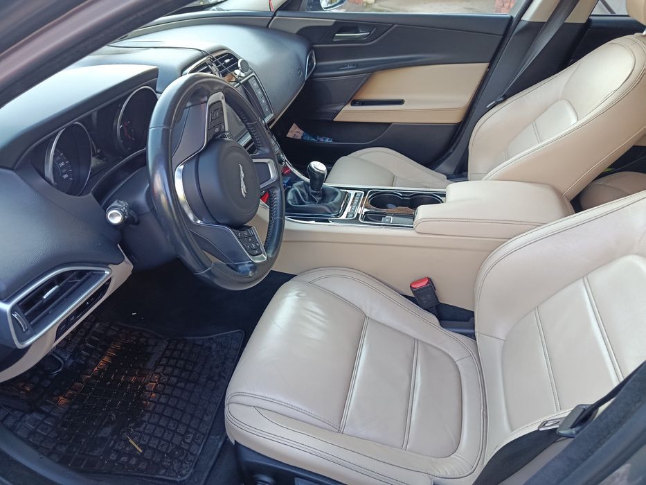 JAGUAR. XE  2018