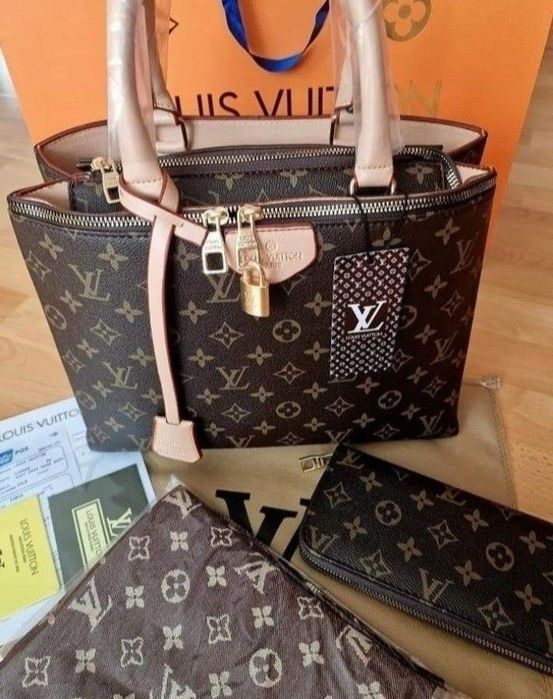 Set Louis Vuitton 3 articole(geanta +esarfa +portofel),saculet, etiche