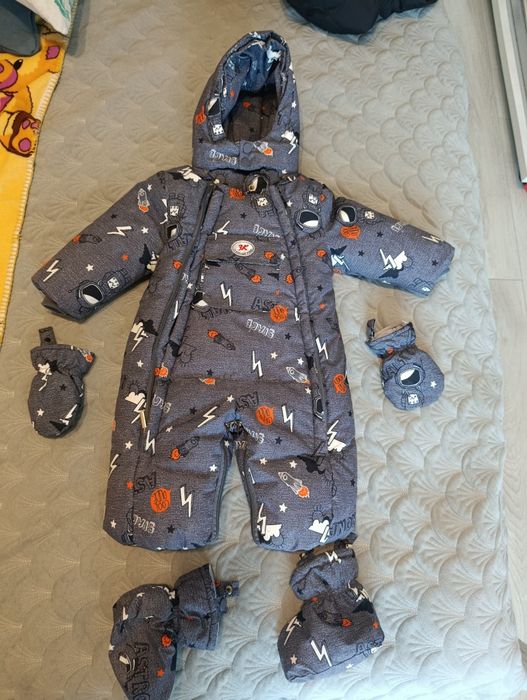 Продам комбинезон на зиму