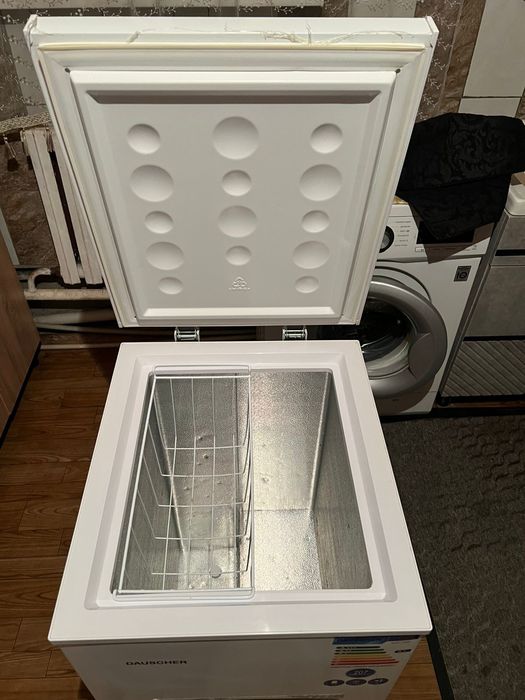 Продам морозильник Даушер