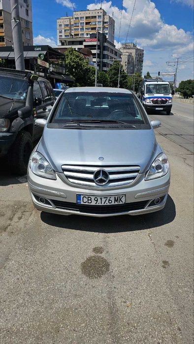 Продавам Mercedes-Benz B180 в добро техническо състояние