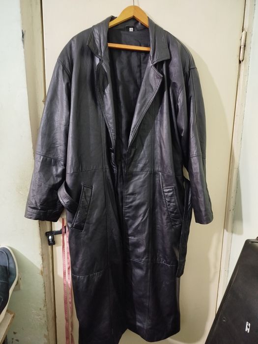 Продам кожаные плащи.
