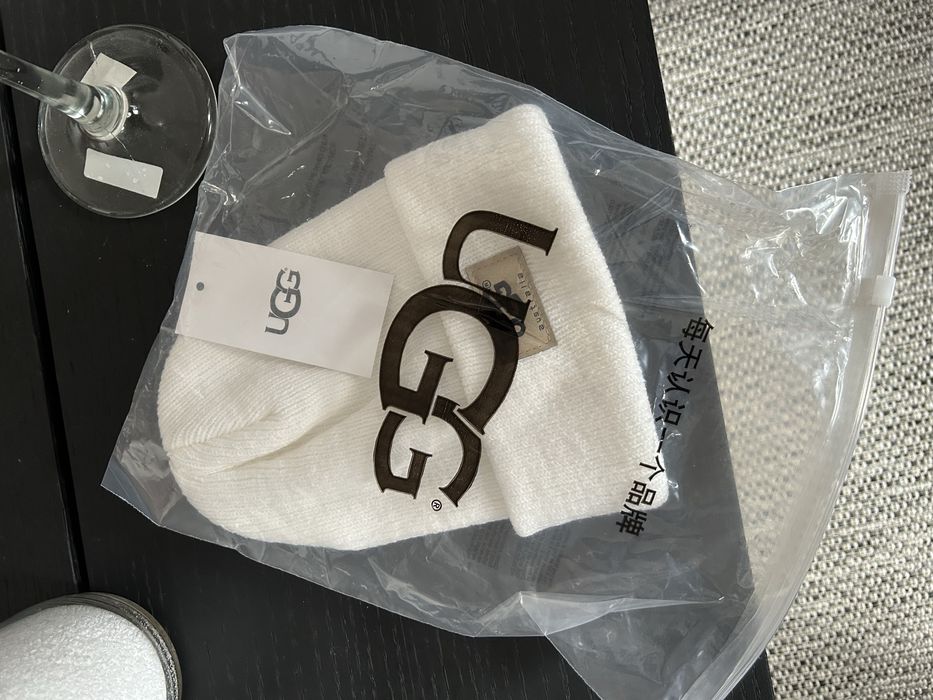 Sapca Ugg nou nepurtat