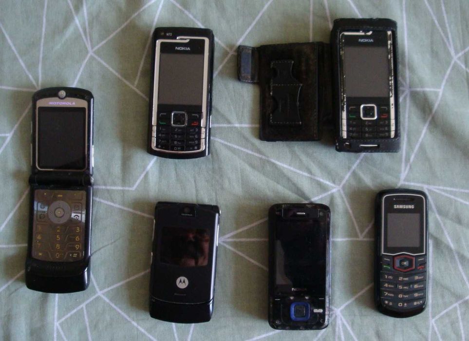 Продавам няколко телефона