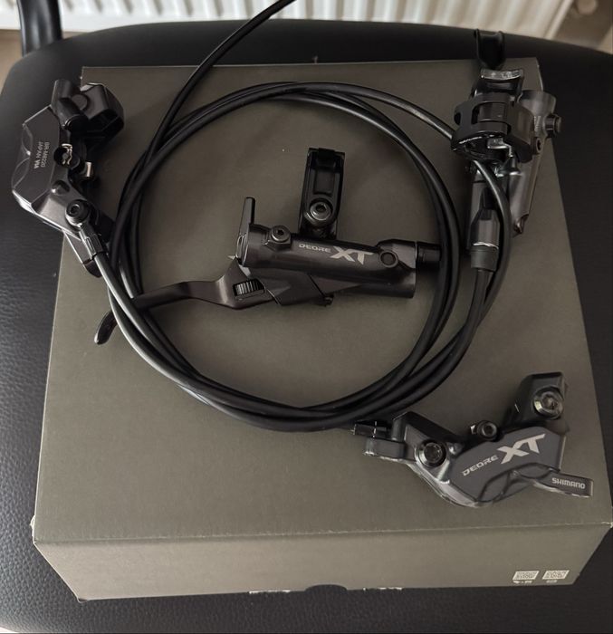 Frane Shimano XT M8200 cu 4 pistoane