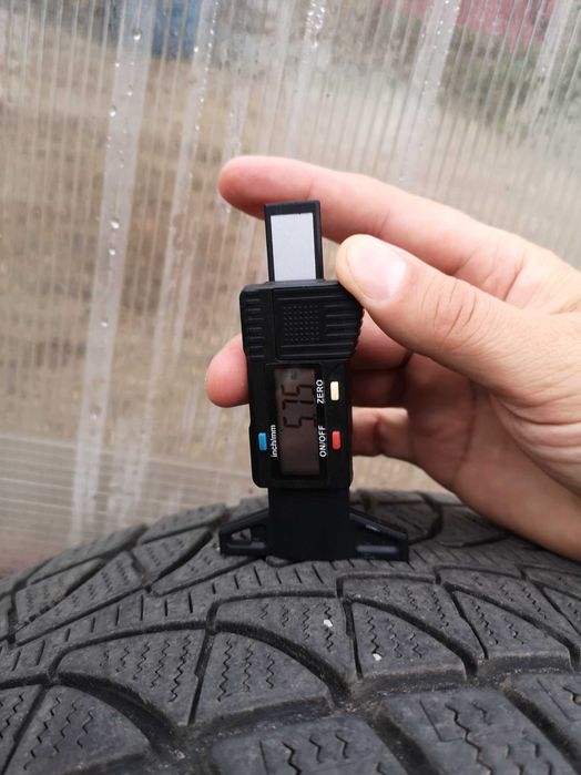 235/45/18  2-iarna Brigestone   235/40/19 vara 2-Michelin si 2-Pirelli