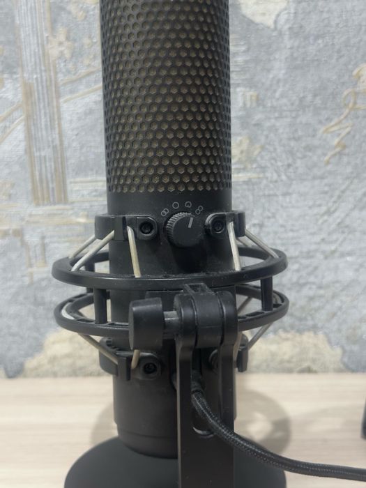 Микрофон HyperX Quadcast S