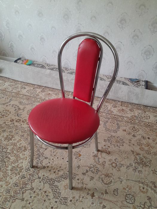 Стол и стуля табуредка