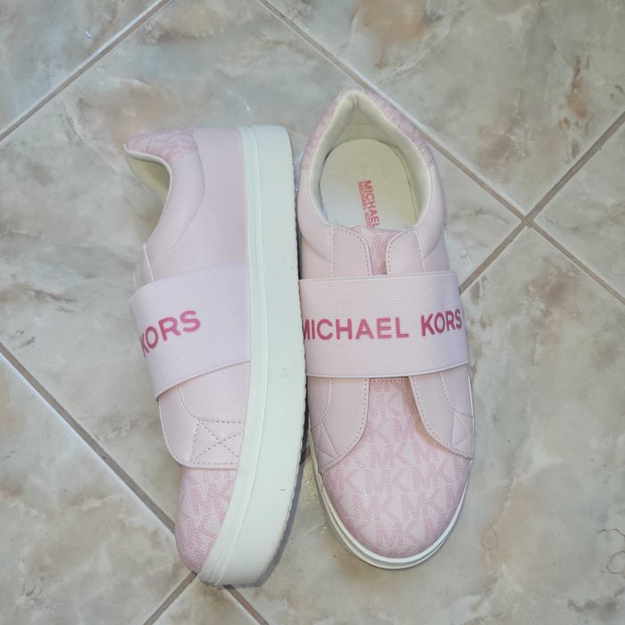 Michael Kors 100%  оригинални спортно-елегантни обувки в нежни цветове