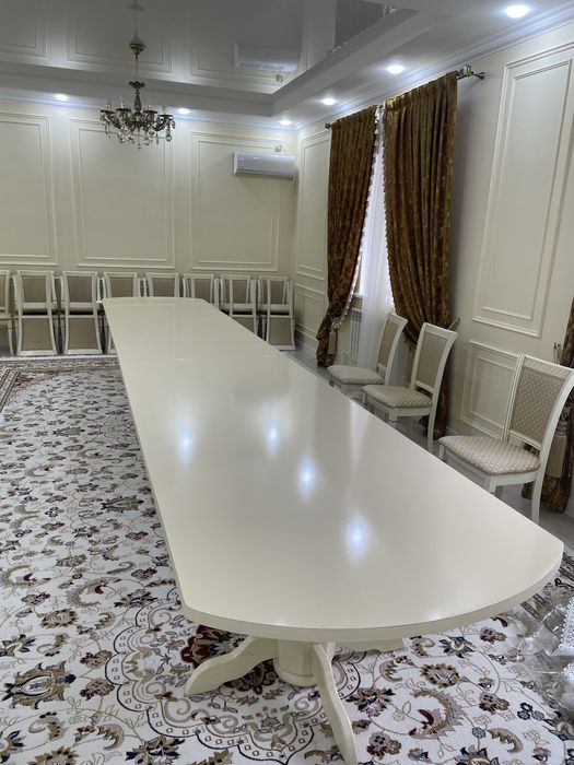 Гостиный стол со стульями 24 шт