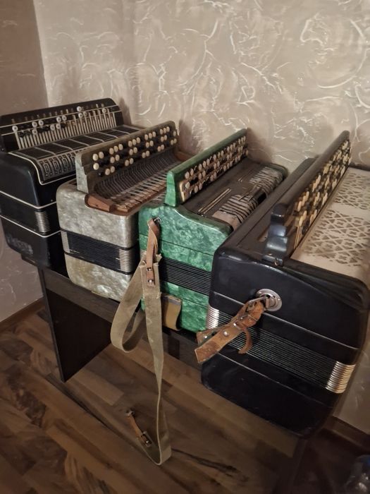 Продам баяны Российские