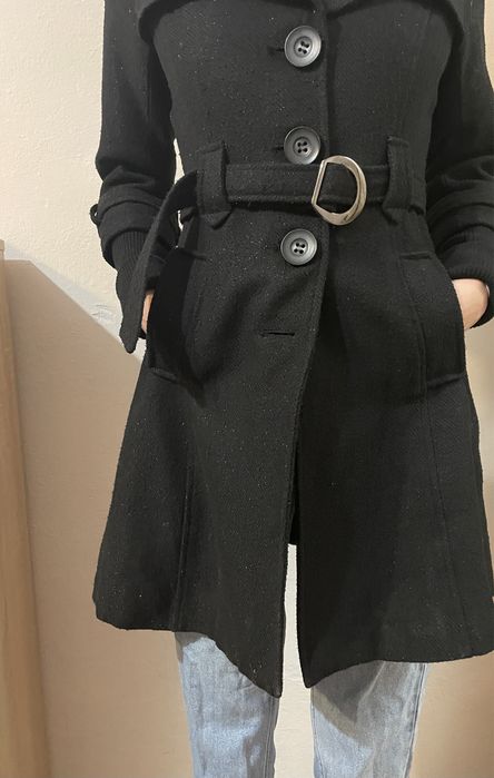 Черно,дълго палто