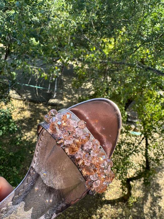 Босоножки лиливого цвета