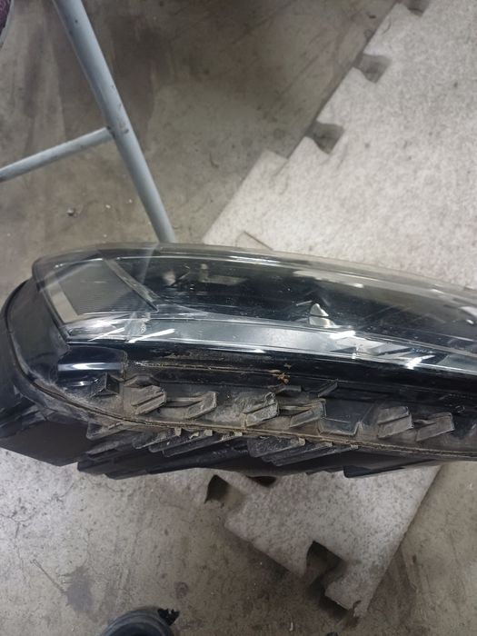 Far dreapta W jetta.Cod 5c7.9410060A