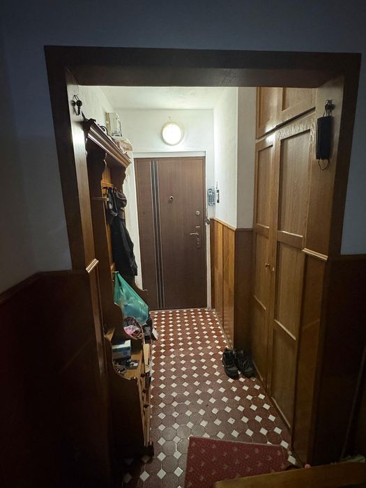 Vînd apartament 2 camere tip AN lîngă PiațaRogerius  Oradea.