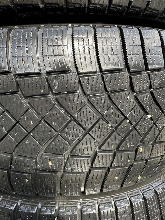 Комплект зимних шин Pirelli ice zero