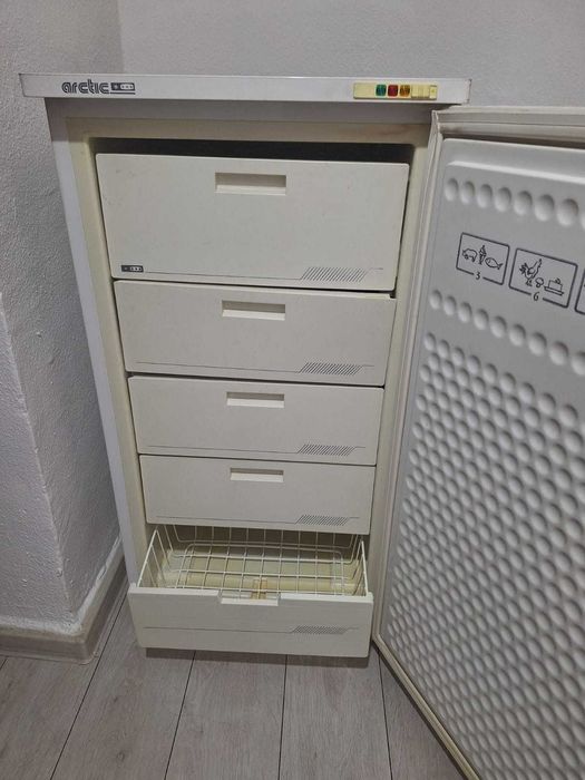 Vând lada frigorifica arctic noua (neutilizata) model vechi