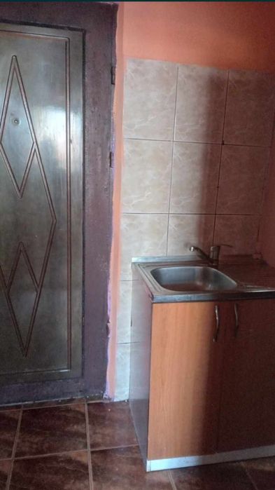 Garsoniera de închiriat