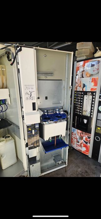 2 машини Necta Astro  и Necta Mirante