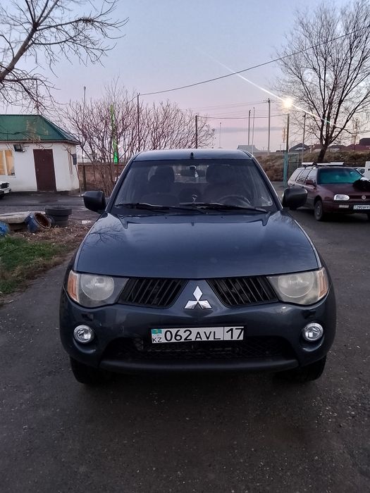 Mitsubishi.  l200