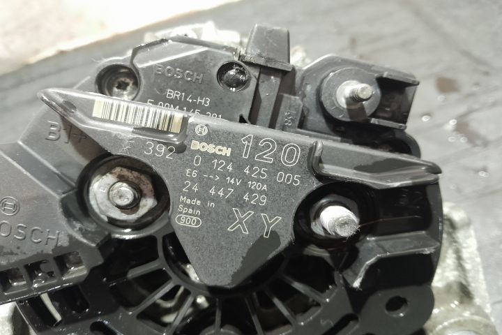 Alternator 0124425005 / 24447429 0124425005 / 24447429 Opel Astra H