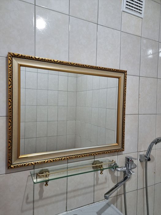 Зеркало 70×50 в золотистой  рамке
