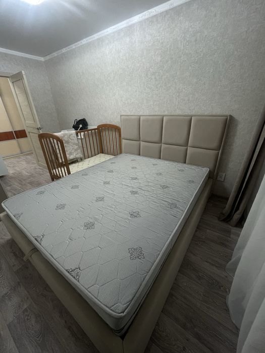 Продам двуспальную кровать