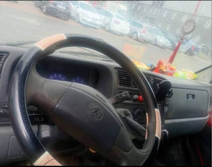 De vânzare pejo boxer 1.9 și Logan 1.2 gpl an 2011 euro 5 taxe la zi fiscal pe loc proprietar în acte  la ambele mașinii