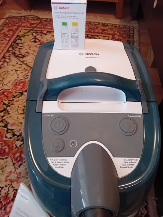 Aspirator bosch  funcționează